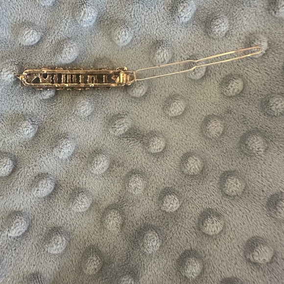 J’adior Hair Clip - Picture 4 of 5